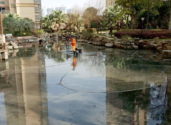 潮安景观池淤泥清理